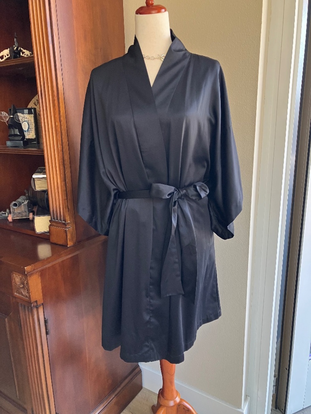 Natori Women's Robe Silky Soft Kimono Sleeves  Size Large